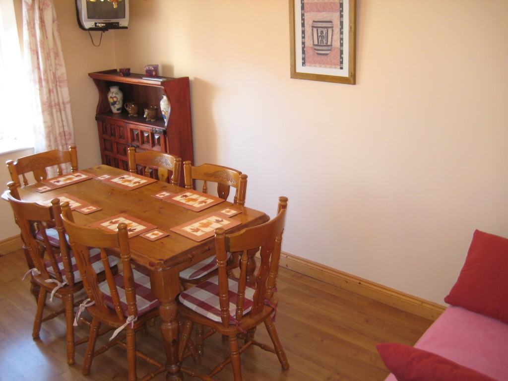 RiversideHouseDiningRoomCarrick on Shannon Carrick Holiday Homes